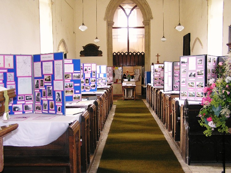 Photo of the nave of Pettistree church
